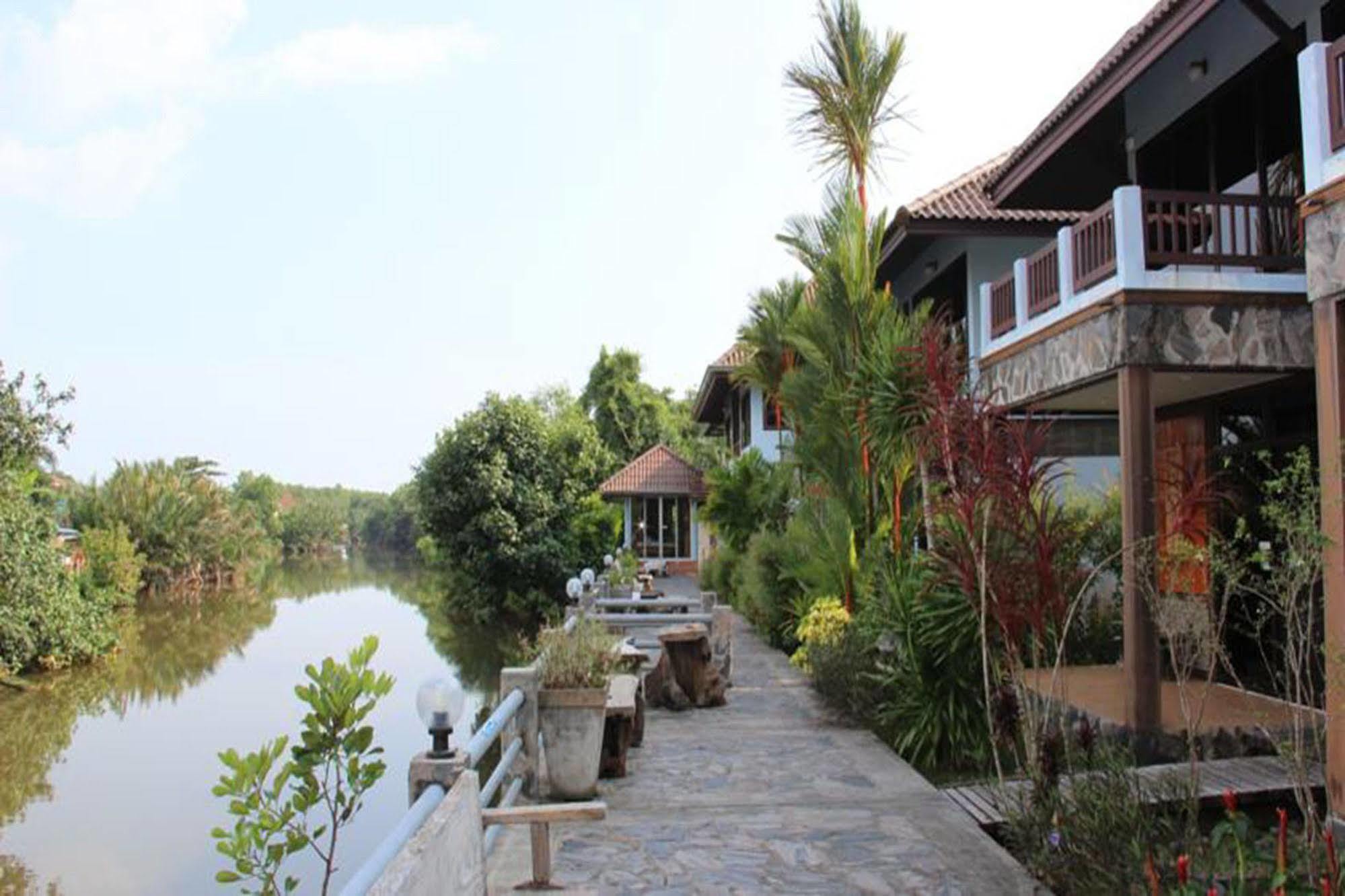 Baanrimnam Resort Trat Exterior photo